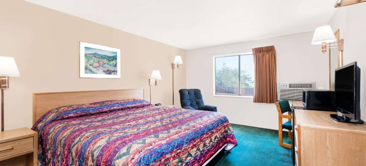 贝尔富切斯温德姆速8酒店(Super 8 by Wyndham Belle Fourche SD)图片