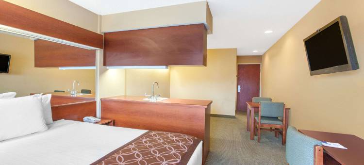 罗吉斯温德姆麦客达套房酒店(Microtel Inn & Suites by Wyndham Rogers)图片