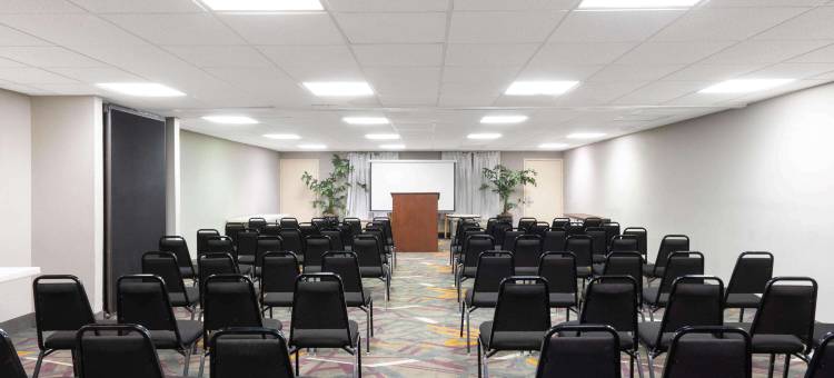 默夫里斯伯勒温德姆呗盟套房酒店(Baymont by Wyndham Murfreesboro)图片