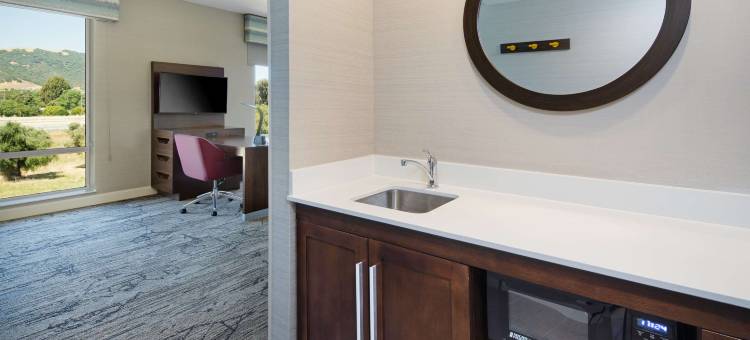 吉尔罗伊希尔顿欢朋套房酒店(Hampton Inn & Suites - Gilroy, CA)图片