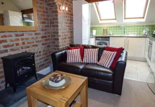 Bluebird Loft Hotel Overview