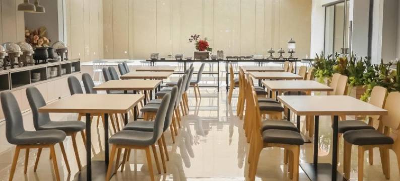 图邦弗朗特一号国王酒店(Front One Premier King Hotel)图片