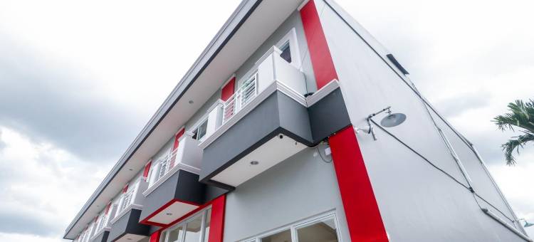 瑞德多兹酒店 - 近班贾尔马辛佳兰艾哈迈德沙亚尼(Urbanview Hotel Ava Banjarmasin by RedDoorz)图片