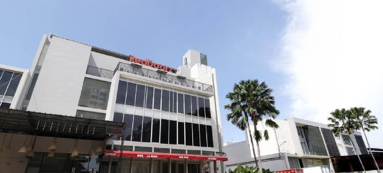 红多兹Plus酒店@卡布克商业区(RedDoorz Plus @ Kapuk Business Park)图片