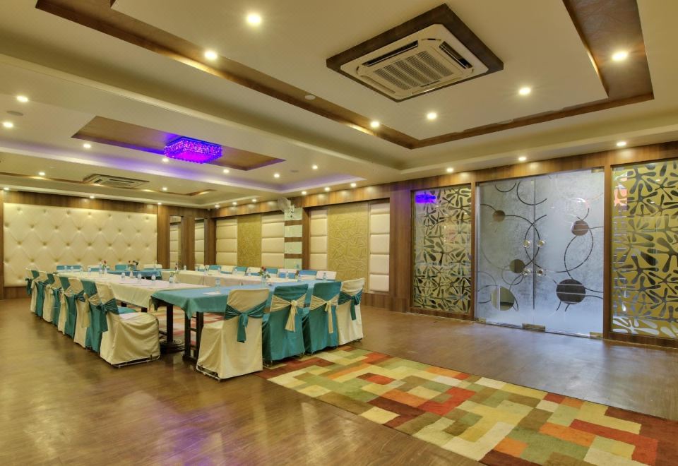 Milestone 251 Hotel Overview