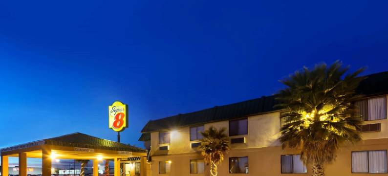 速8酒店-由温德姆管理-阿拉莫戈多/白沙(Super 8 by Wyndham Alamogordo/White Sands)图片