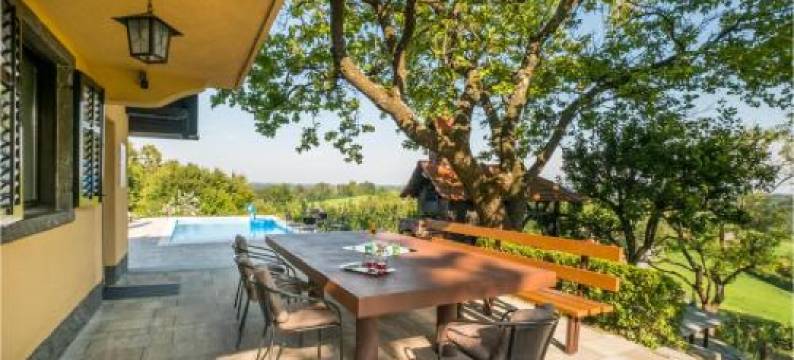 Beautiful Home in Bedenica with Sauna图片