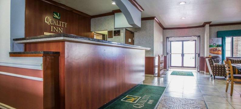 秘鲁凯艺酒店 - 近斯达弗德岩州立公园(Quality Inn Peru Near Starved Rock State Park)图片