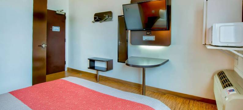 伊格帕斯湖畔6号汽车旅馆(Motel 6 Eagle Pass, TX - Lakeside)图片