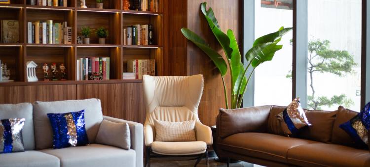 那牙市蓝莲花酒店(Lotus Blu Hotel Naga)图片