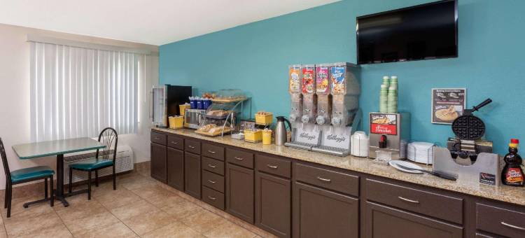 查尔斯顿戴斯酒店(Days Inn by Wyndham Charleston)图片