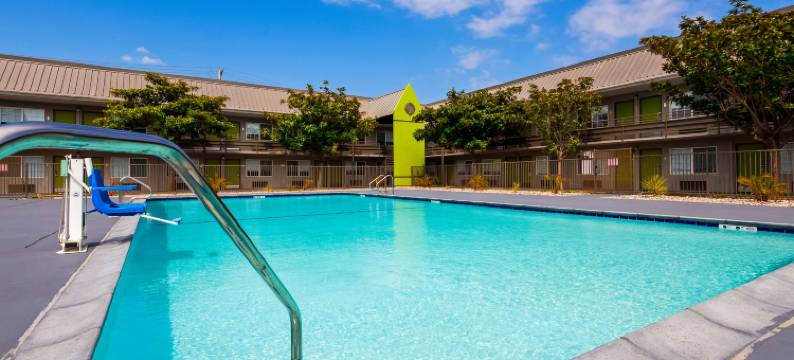 里士满角贝斯特韦斯特SureStay Plus酒店(SureStay Plus Hotel by Best Western Point Richmond)图片