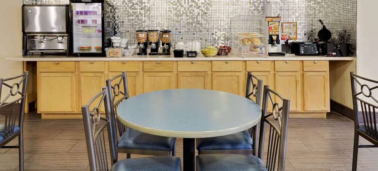 麦迪逊东麦客达温德姆酒店(Microtel Inn & Suites by Wyndham Madison East)图片