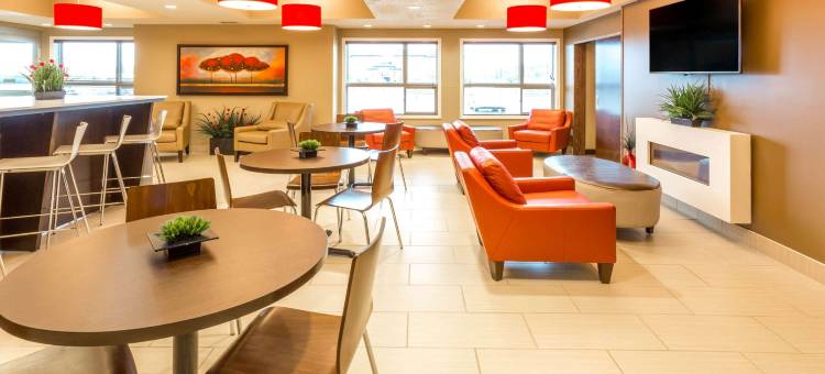 怀特考特麦客达温德姆酒店(Microtel Inn & Suites by Wyndham Whitecourt)图片