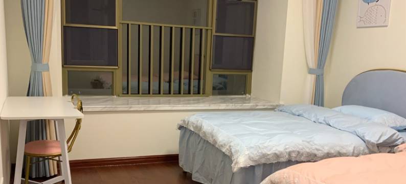 俯瞰全视野高尔夫球场亲海大五房公寓(冠岭路分店)图片