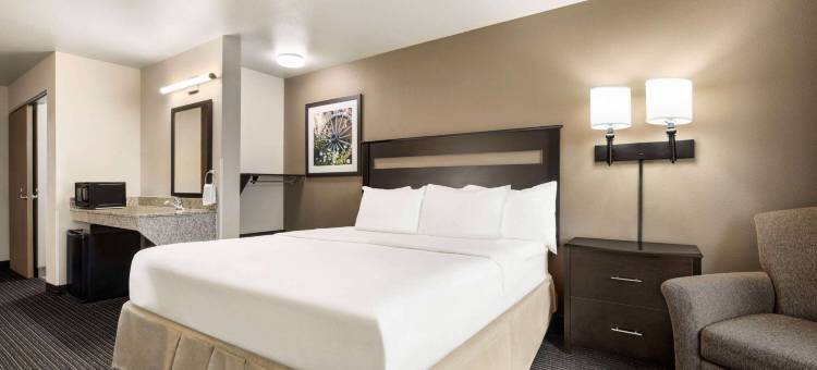 赫恩温德姆呗盟酒店(Baymont by Wyndham Hearne)图片