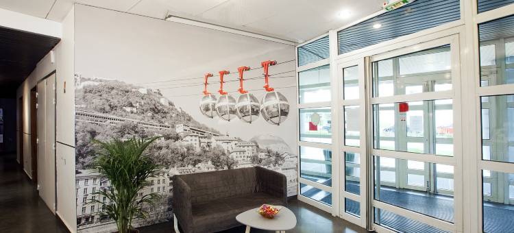 塞祖尔阿菲尔格勒诺布尔马里库里酒店(Séjours & Affaires Grenoble Marie Curie)图片