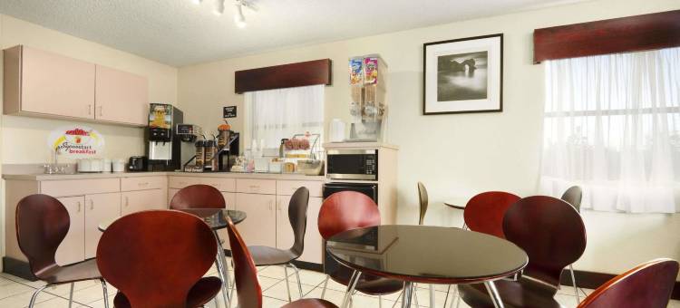 门罗速8酒店(Super 8 by Wyndham Monroe)图片