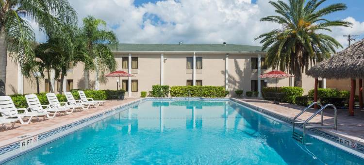 品质酒店迈尔斯堡开普科勒尔(Quality Inn Fort Myers Cape Coral)图片