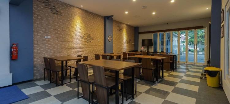 红门酒店加 @ 斯温住宿拉亚朗塞普(RedDoorz Plus at Swun Stay Raya Langsep)图片