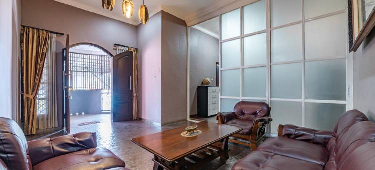 红多兹伊斯兰酒店-近玛琅RRI(RedDoorz Syariah Near Rri Malang)图片