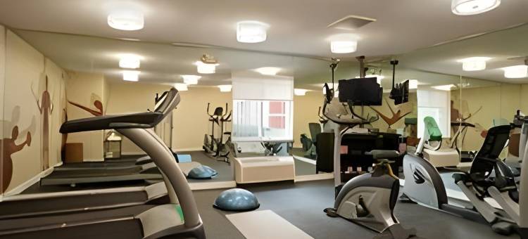 底特律奥本希尔斯美茵斯坦套房酒店(MainStay Suites Detroit Auburn Hills)图片