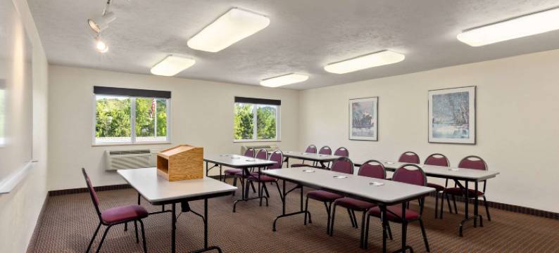 罗斯堡温德姆速8酒店(Super 8 by Wyndham Roseburg)图片