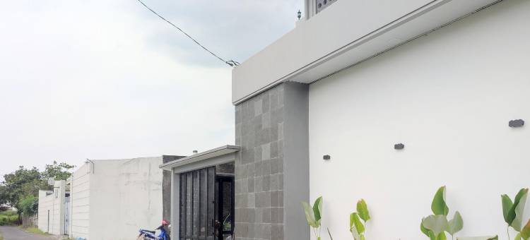 RedDoorz Near Graha Saba Buana 2图片