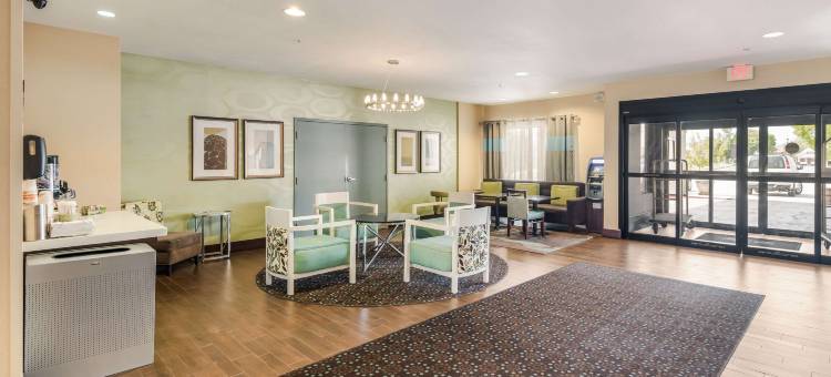 昆西 - 市中心凯艺套房酒店(Quality Inn & Suites Quincy - Downtown)图片