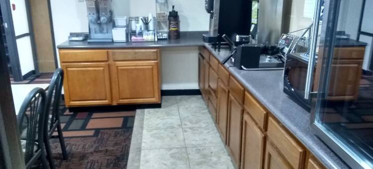 布恩维尔速8酒店(Super 8 by Wyndham Boonville)图片