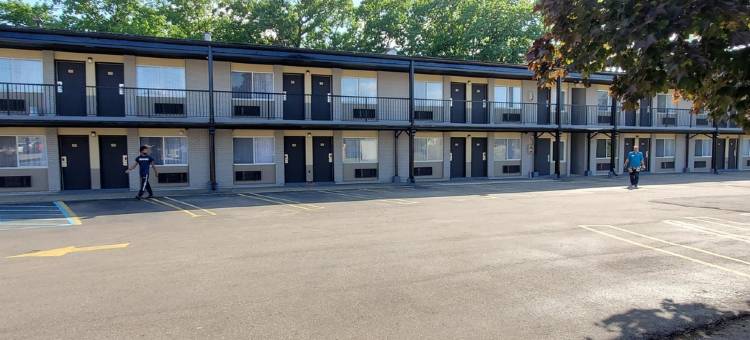 利沃尼/坎顿/诺维底特律地区Travelodge by Wyndham酒店(Travelodge by Wyndham Livonia/Canton/Novi Detroit Area)图片