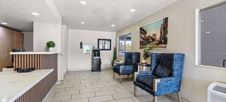 伊科诺旅馆斯托克顿近 I-5展览会场(Econo Lodge Stockton Near I-5 Fairgrounds)图片