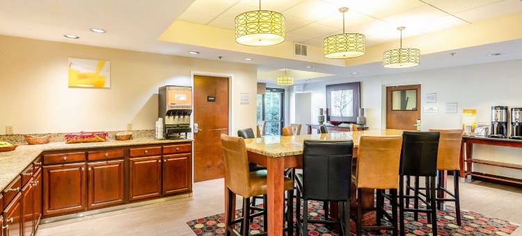 丹维尔 - 大学区凯艺酒店(Quality Inn Danville - University Area)图片