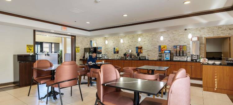 奥克布鲁克贝斯特韦斯特优质酒店(Best Western Plus Oakbrook Inn)图片