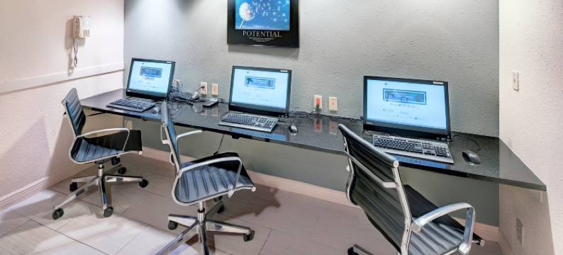 密尔沃基市区希尔顿逸林酒店(DoubleTree by Hilton Hotel Milwaukee Downtown)图片