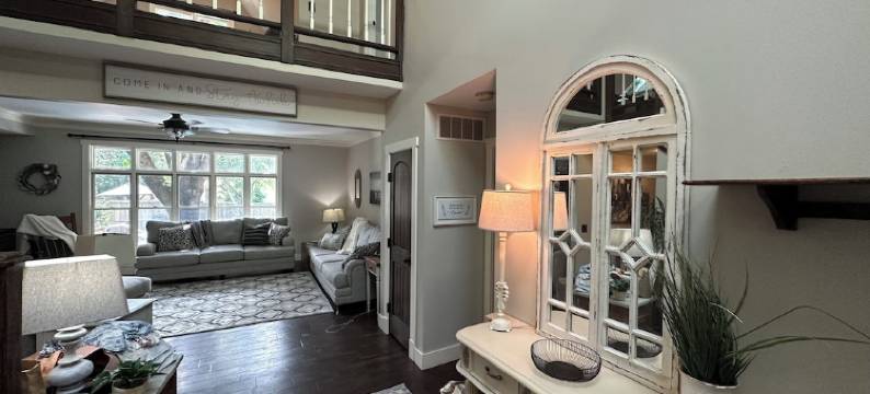 Pool is Open & Heated, Large Areas, 20’X40’ Pool, Hot Tub, Fireplace, Game Room图片