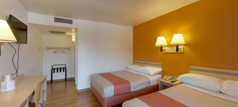 威德6号汽车旅馆 - 沙斯塔山(Motel 6 Weed, CA - Mount Shasta)图片