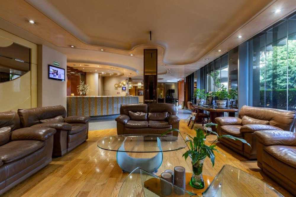 Hotel BeverlyOver view