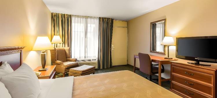 南麦克多诺I-75品质套房酒店(Quality Inn & Suites McDonough South I-75)图片
