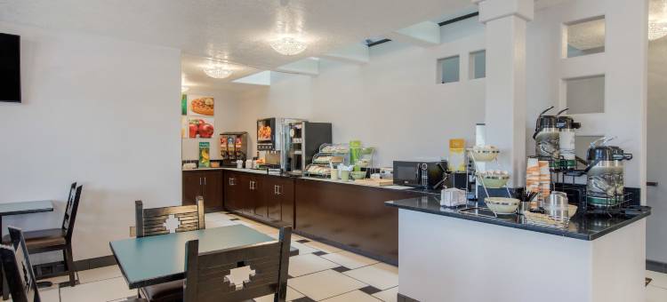 阿尔伯克基北凯艺套房酒店-近气球嘉年华公园(Quality Inn & Suites Albuquerque North near Balloon Fiesta Park)图片
