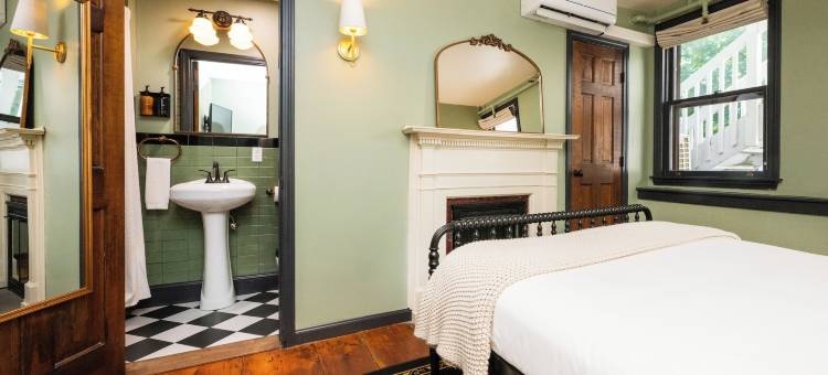 隐居处旅馆莱诺克斯(Hideaway Inn Lenox)图片