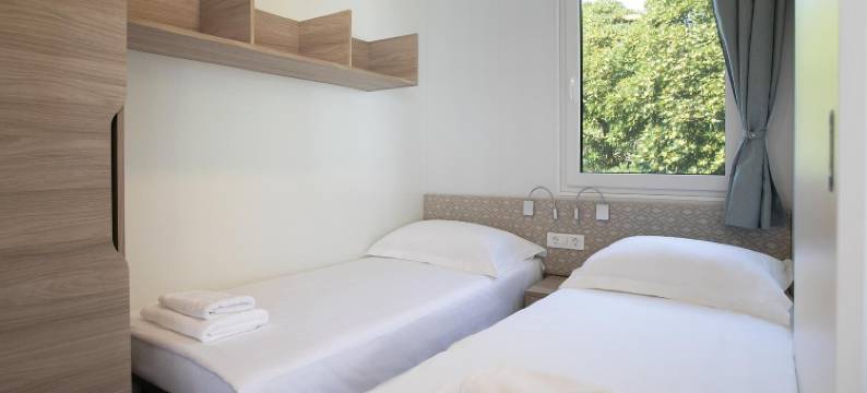 阿玛德里亚公园豪华海滩移动房屋(Amadria Park Deluxe Mobile Home)图片