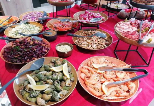 Logis Hôtel Angers Sud Hotel Overview