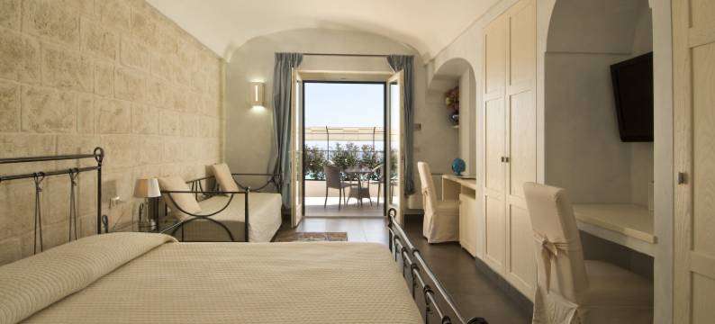 艾米拉朵度假村(Al Mirador Resort)图片