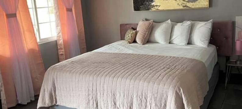 西向马车主题乐园入口旅馆(Westward Wagon Inn Theme Park Entrance)图片