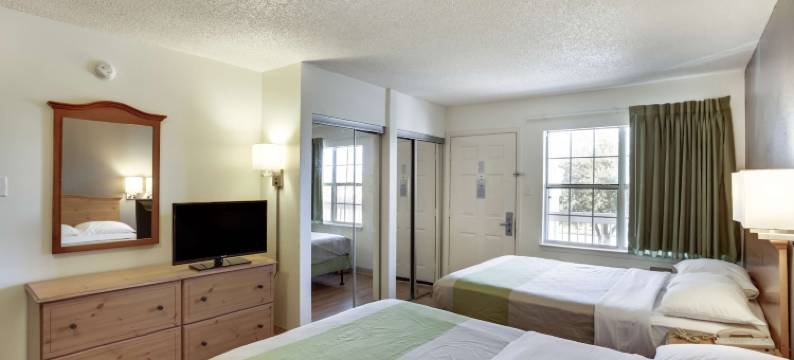 德克萨斯斯塔福德 - 休斯顿 - 舒格兰 6 号开放式客房酒店(Studio 6 Stafford, TX - Houston - Sugarland)图片