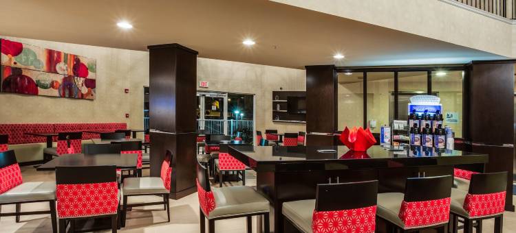 智选假日套房酒店那不勒斯(市区)(Holiday Inn Express & Suites Naples Downtown - 5TH Avenue)图片