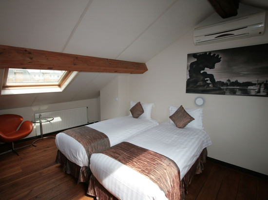 雷根斯街 10 号艾莫萨列日市中心公寓酒店