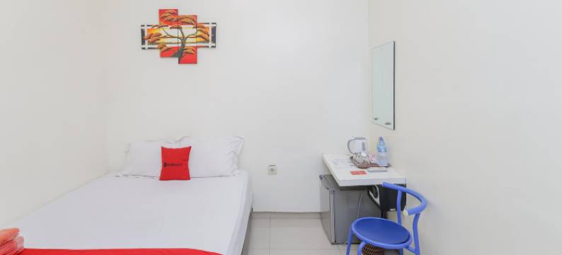 瑞德多兹普拉斯酒店 @ K23 朗库特马达雅(RedDoorz at K23 Rungkut Madya)图片