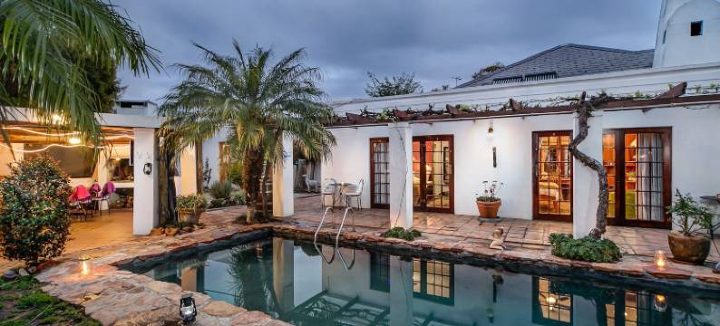 霍克密特古巴斯相逢吃饭睡觉酒店(GuBas de Hoek Meet Eat Sleep)图片